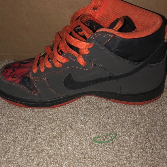 Limited edition halloween nike dunks - Picture 2 of 7